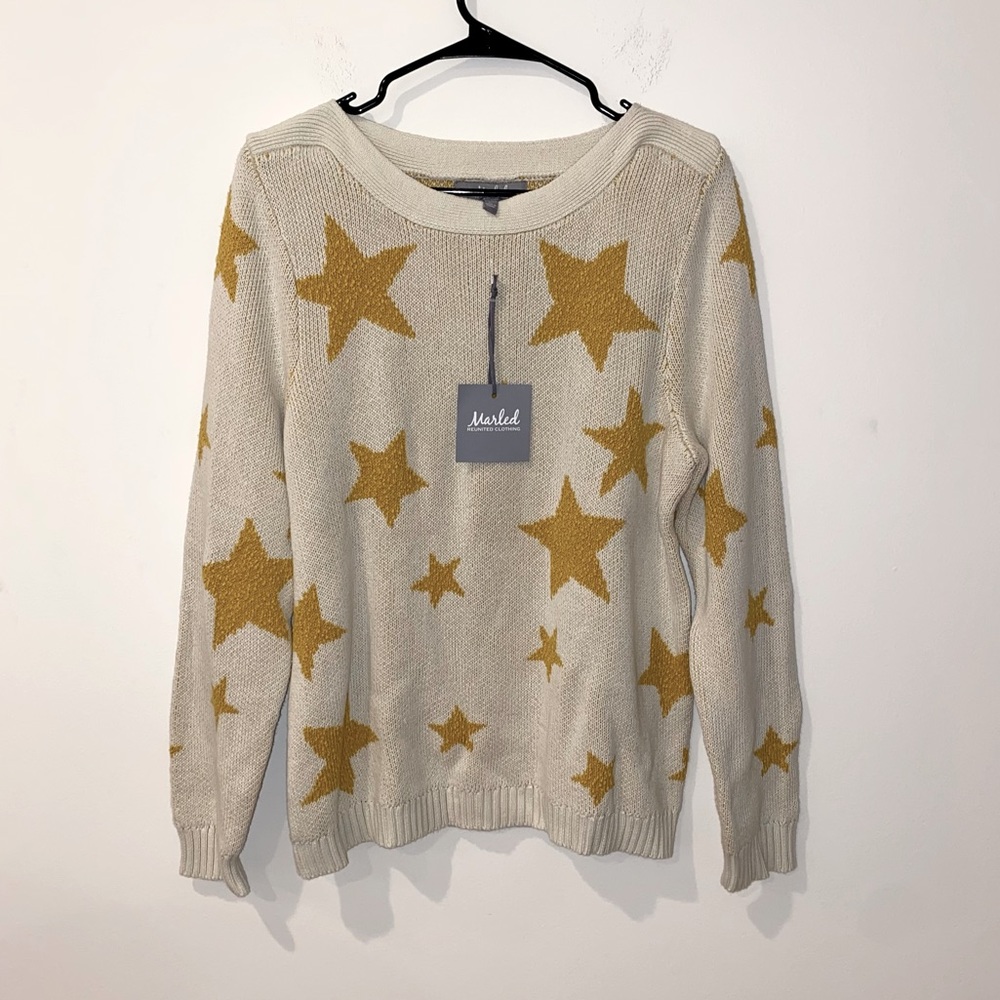 NWOT Marled ivory and mustard yellow star print pullover sweater. New condition